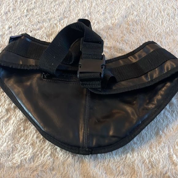 Vintage leather Wilson waist bag - Picture 9 of 12